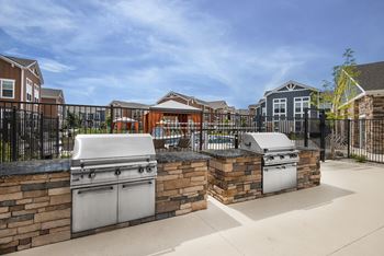 Community Grill Stations at Watermark on Twenty Mile, Parker